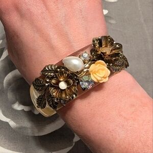 🌟 3/$20🌟 Clear Resin Bangle Bracelet